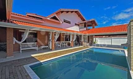 CASA à venda com piscina e 5 quartos em Peruíbe, no bairro Jardim Marcia