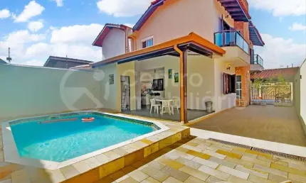 Casa à venda com piscina e 3 quartos em peruíbe, no bairro parque balneario oasis