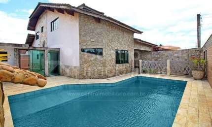 CASA à venda com piscina e 4 quartos em Peruíbe, no bairro Balneario Florida