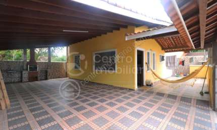 CASA à venda com 2 quartos em Peruíbe, no bairro Jardim Ribamar