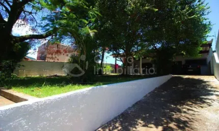 CASA à venda com 2 quartos em Peruíbe, no bairro Centro