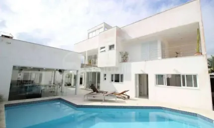 CASA à venda com piscina e 5 quartos em Peruíbe, no bairro Jardim Imperador