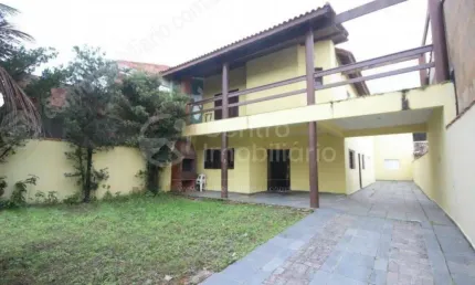 CASA à venda com 2 quartos em Peruíbe, no bairro Maria H Novaes