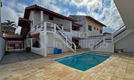 CASA à venda com piscina e 4 quartos em Peruíbe, no bairro Cidade Nova Peruíbe