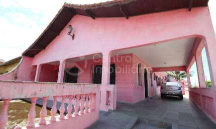 CASA à venda com 3 quartos em Peruíbe, no bairro Parque Balneario Oasis