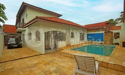 CASA à venda com piscina e 3 quartos em Peruíbe, no bairro Jardim Ribamar