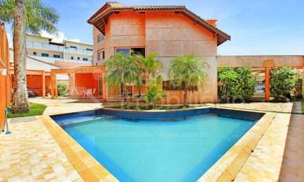 CASA à venda com piscina e 3 quartos em Peruíbe, no bairro Jardim Imperador