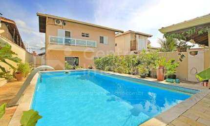 CASA à venda com piscina e 3 quartos em Peruíbe, no bairro Jardim Beira Mar