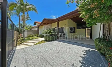 CASA à venda com 4 quartos em Peruíbe, no bairro Jardim Três Marias