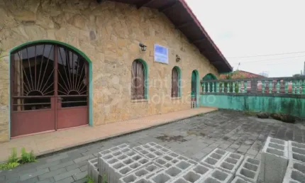 CASA à venda com 3 quartos em Peruíbe, no bairro Jardim Três Marias