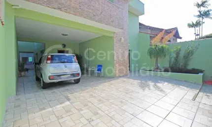 CASA à venda com 4 quartos em Peruíbe, no bairro Cidade Nova Peruíbe