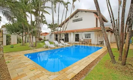 CASA à venda com piscina e 3 quartos em Peruíbe, no bairro Jardim Imperador