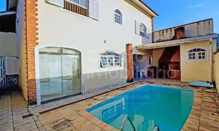 CASA à venda com piscina e 5 quartos em Peruíbe, no bairro Centro