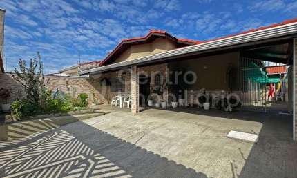 CASA à venda com 3 quartos em Peruíbe, no bairro Balneario Continental