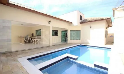 CASA à venda com piscina e 3 quartos em Peruíbe, no bairro Stella Maris