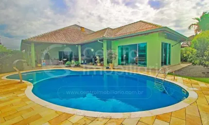 CASA à venda com piscina e 4 quartos em Peruíbe, no bairro Bougainvillee V