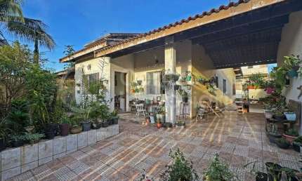 CASA à venda com 2 quartos em Peruíbe, no bairro Parque D Aville