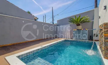 CASA à venda com piscina e 2 quartos em Peruíbe, no bairro Estancia dos Eucaliptos