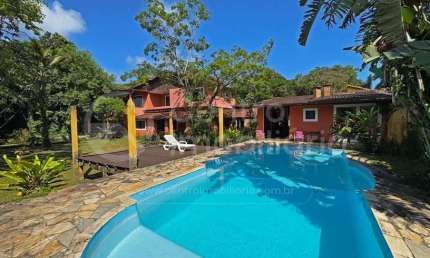 CASA à venda com piscina e 4 quartos em Peruíbe, no bairro Quinta do Guarau