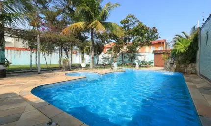 CASA à venda com piscina e 4 quartos em Peruíbe, no bairro Balneario Josedy