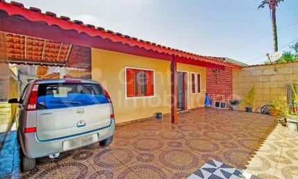 CASA à venda com 3 quartos em Peruíbe, no bairro Jardim Peruibe