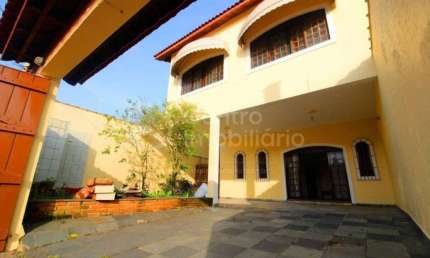 CASA à venda com 6 quartos em Peruíbe, no bairro Belmira Novaes