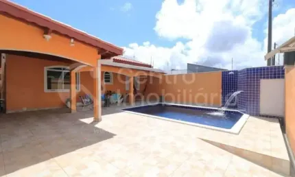 CASA à venda com piscina e 2 quartos em Peruíbe, no bairro Parque Balneario Oasis
