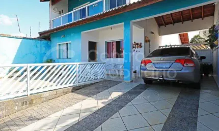 CASA à venda com 4 quartos em Peruíbe, no bairro Centro