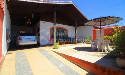CASA à venda com 3 quartos em Peruíbe, no bairro Parque Balneario Oasis