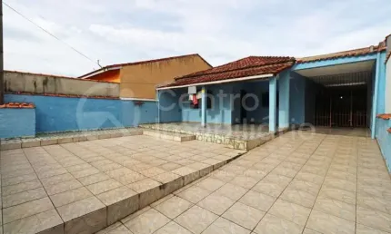 CASA à venda com 2 quartos em Peruíbe, no bairro Jardim Star