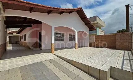 CASA à venda com 3 quartos em Peruíbe, no bairro Estancia Balnearia Convento Velho