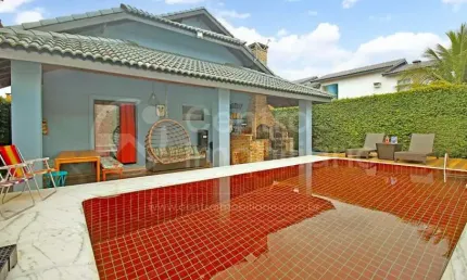 CASA à venda com piscina e 4 quartos em Peruíbe, no bairro Bougainvillee II