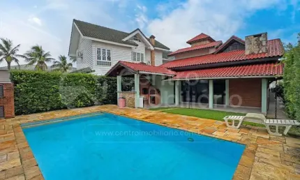 CASA à venda com piscina e 3 quartos em Peruíbe, no bairro Bougainvillee II