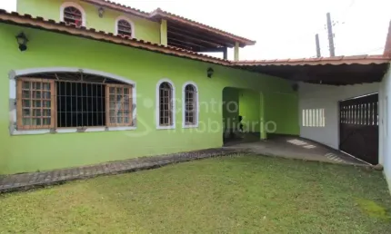 CASA à venda com 5 quartos em Peruíbe, no bairro Belmira Novaes