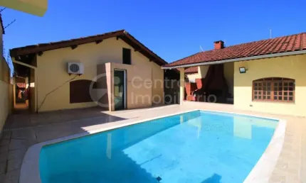 CASA à venda com piscina e 3 quartos em Peruíbe, no bairro Cidade Nova Peruíbe