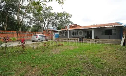 Casa à venda com 3 quartos em peruíbe, no bairro estancia dos eucaliptos