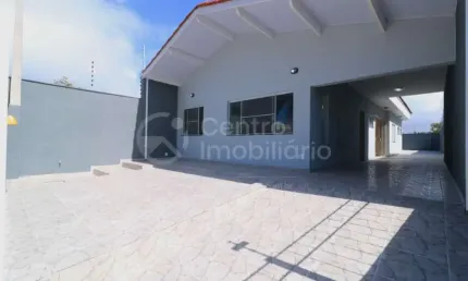 CASA à venda com 2 quartos em Peruíbe, no bairro Centro