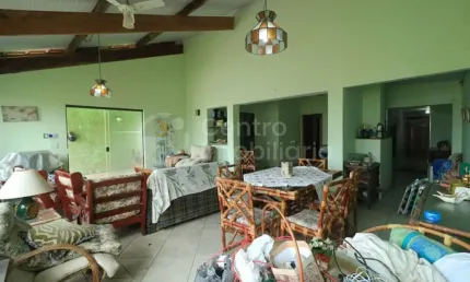 CASA à venda com 5 quartos em Peruíbe, no bairro Centro