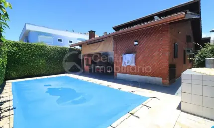 CASA à venda com piscina e 3 quartos em Peruíbe, no bairro Bougainvillee II