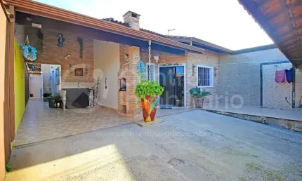 CASA à venda com 3 quartos em Peruíbe, no bairro Estancia Sao Jose