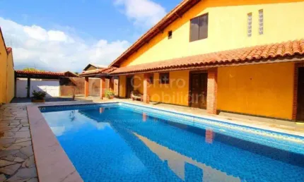CASA à venda com piscina e 3 quartos em Peruíbe, no bairro Estancia Balnearia Convento Velho
