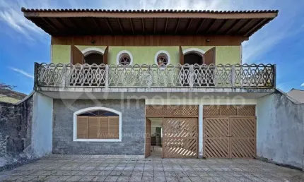 CASA à venda com piscina e 5 quartos em Peruíbe, no bairro Jardim Três Marias