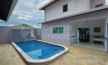 CASA à venda com piscina e 4 quartos em Peruíbe, no bairro Estancia Sao Jose