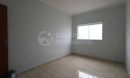 Apartamento à venda com 2 quartos (1 suítes) em peruíbe, no bairro centro