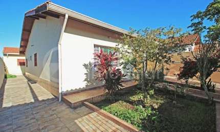 CASA à venda com 3 quartos em Peruíbe, no bairro Balneario Arpoador