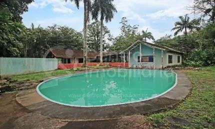 Casa à venda com piscina e 10 quartos em peruíbe, no bairro vila peruíbe