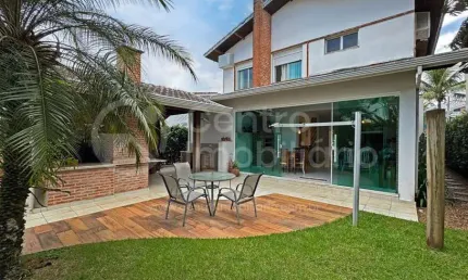 CASA à venda com 4 quartos em Peruíbe, no bairro Bougainvillee II