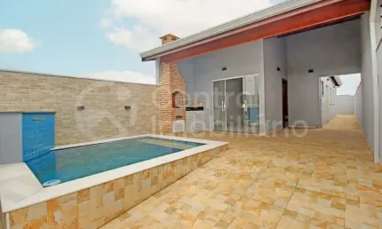 CASA à venda com piscina e 2 quartos em Peruíbe, no bairro Flora Rica