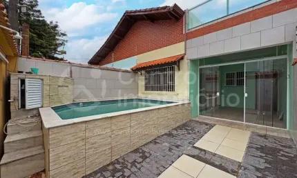 CASA à venda com piscina e 2 quartos em Peruíbe, no bairro Cidade Nova Peruíbe