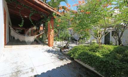 CASA à venda com 8 quartos em Peruíbe, no bairro Parque Balneario Oasis